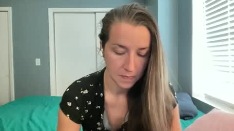 lothlori online show from 05/05/26, 07:11