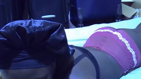 lotty_lavilla online show from 10/23/25, 01:38