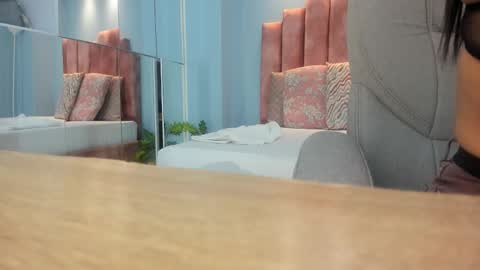 Snapshot of lou_rosse chatting on 12/16/25, 08:14 Lou Rosse online show from 12/16/25, 08:14