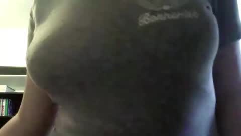 Snapshot of loudeguise chatting on 05/03/26, 08:20 Esma online show from 05/03/26, 08:20