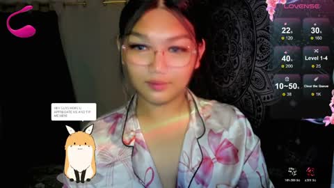 Snapshot of louheart chatting on 05/15/26, 10:00 Sweet online show from 05/15/26, 10:00
