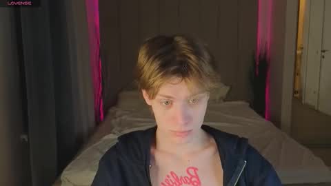 Snapshot of louie_evans chatting on 01/11/26, 05:51 louie_evans online show from 01/11/26, 05:51