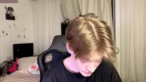 Snapshot of louie_evans chatting on 02/02/26, 08:18 louie_evans online show from 02/02/26, 08:18