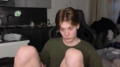 Snapshot of louie_evans chatting on 02/25/26, 02:59 louie_evans online show from 02/25/26, 02:59