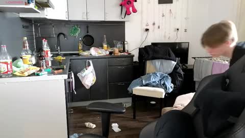 Snapshot of louie_evans chatting on 03/08/26, 06:50 louie_evans online show from 03/08/26, 06:50