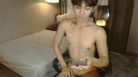 Snapshot of louieismy_name chatting on 12/30/24, 04:53 ignot ursh online show from 12/30/24, 04:53