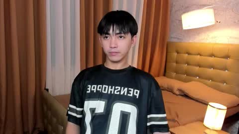 Snapshot of louieismy_name chatting on 10/25/25, 02:52 ignot ursh online show from 10/25/25, 02:52