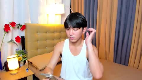 Snapshot of louieismy_name chatting on 11/20/25, 04:45 ignot ursh online show from 11/20/25, 04:45