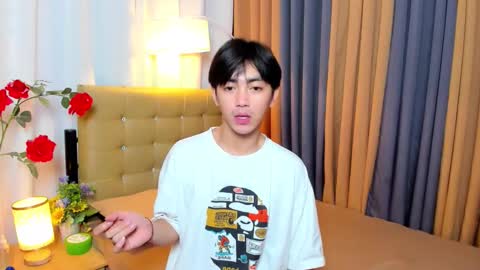 Snapshot of louieismy_name chatting on 11/22/25, 01:04 ignot ursh online show from 11/22/25, 01:04