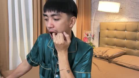 Snapshot of louieismy_name chatting on 03/16/26, 10:14 ignot ursh online show from 03/16/26, 10:14