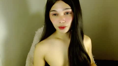 Snapshot of louilalicious chatting on 11/27/25, 01:07 louilalicious online show from 11/27/25, 01:07