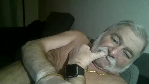 Snapshot of louis_chokdee chatting on 12/20/24, 06:02 louis_chokdee online show from 12/20/24, 06:02