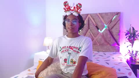 Snapshot of louis_hardstar chatting on 12/01/24, 09:04 Louis Valdz online show from 12/01/24, 09:04