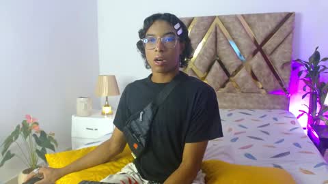 Snapshot of louis_hardstar chatting on 12/09/24, 08:33 Louis Valdz online show from 12/09/24, 08:33