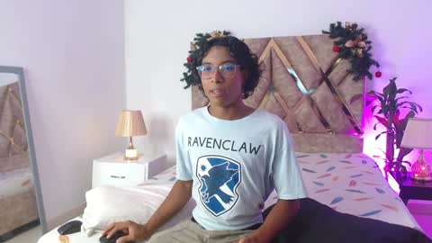 Snapshot of louis_hardstar chatting on 12/14/24, 08:51 Louis Valdz online show from 12/14/24, 08:51