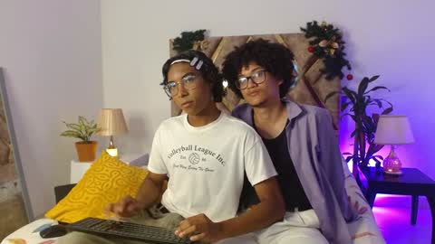 Snapshot of louis_hardstar chatting on 12/16/24, 09:09 Louis Valdz online show from 12/16/24, 09:09