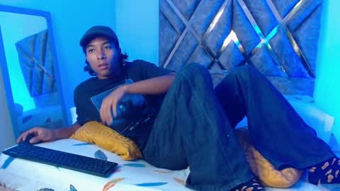 Snapshot of louis_hardstar chatting on 01/12/25, 09:08 Louis Valdz online show from 01/12/25, 09:08