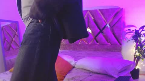 Snapshot of louis_hardstar chatting on 01/14/25, 12:24 Louis Valdz online show from 01/14/25, 12:24