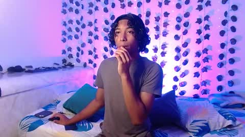 Snapshot of louis_hardstar chatting on 02/15/25, 10:21 Louis Valdz online show from 02/15/25, 10:21