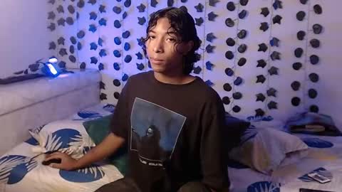 Snapshot of louis_hardstar chatting on 02/17/25, 08:36 Louis Valdz online show from 02/17/25, 08:36