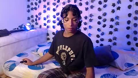 Snapshot of louis_hardstar chatting on 02/18/25, 06:59 Louis Valdz online show from 02/18/25, 06:59