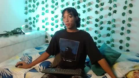 Snapshot of louis_hardstar chatting on 02/20/25, 08:36 Louis Valdz online show from 02/20/25, 08:36