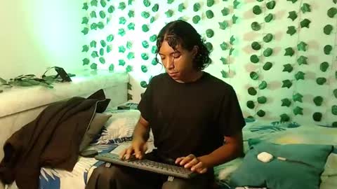 Snapshot of louis_hardstar chatting on 02/22/25, 12:08 Louis Valdz online show from 02/22/25, 12:08