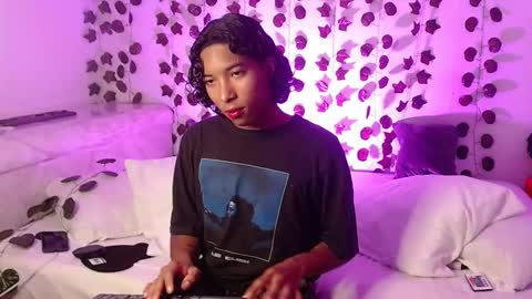 Snapshot of louis_hardstar chatting on 03/05/25, 08:32 Louis Valdz online show from 03/05/25, 08:32