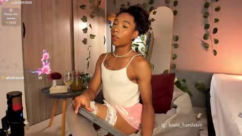 Snapshot of louis_hardstar chatting on 09/11/25, 02:22 Louis Valdz online show from 09/11/25, 02:22