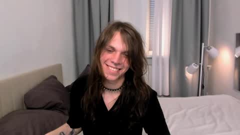 louis online show from 04/16/26, 04:30