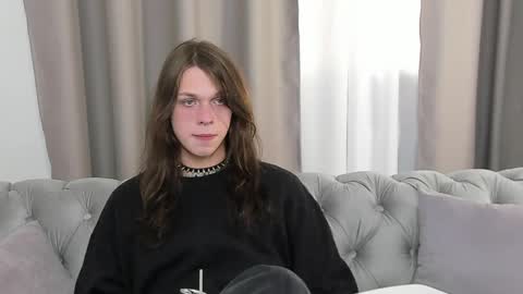 louis online show from 04/17/26, 03:15