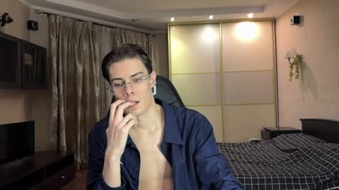 Snapshot of louis_preston chatting on 01/04/25, 05:47 Mark online show from 01/04/25, 05:47