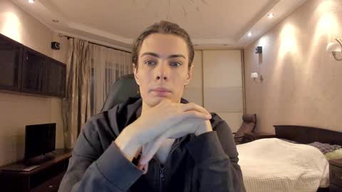 Snapshot of louis_preston chatting on 02/16/25, 11:37 Mark online show from 02/16/25, 11:37