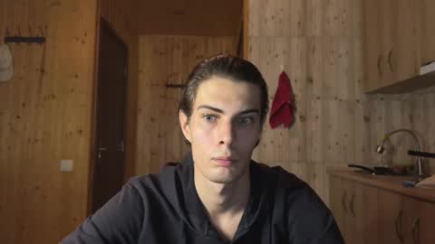 Snapshot of louis_preston chatting on 11/01/25, 04:42 Mark online show from 11/01/25, 04:42