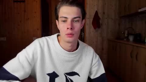 Snapshot of louis_preston chatting on 12/18/25, 05:24 Mark online show from 12/18/25, 05:24