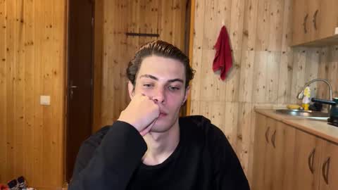 Snapshot of louis_preston chatting on 02/05/26, 12:15 Mark online show from 02/05/26, 12:15