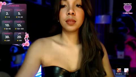 Snapshot of louisassy chatting on 01/06/26, 02:37 Louisa online show from 01/06/26, 02:37