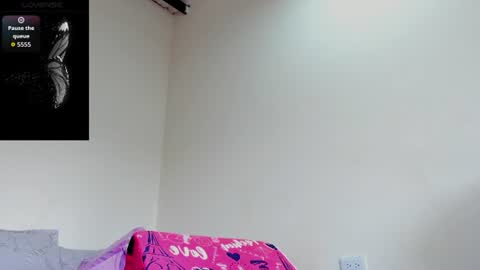 Snapshot of louise_22cm chatting on 07/13/26, 01:03 Mi lu online show from 07/13/26, 01:03