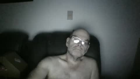 Snapshot of louism13 chatting on 12/02/24, 04:31 louism13 online show from 12/02/24, 04:31