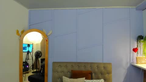 Louren Fox online show from 11/27/25, 11:34