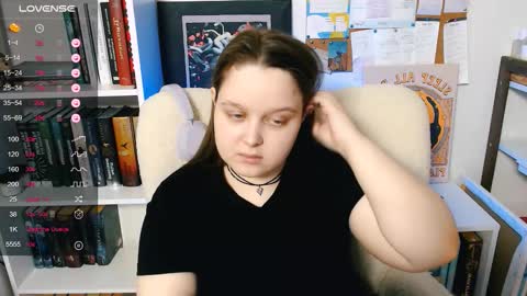 Snapshot of lovbess chatting on 02/23/26, 06:05 Mia online show from 02/23/26, 06:05