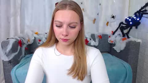 love bella  online show from 10/13/25, 01:27