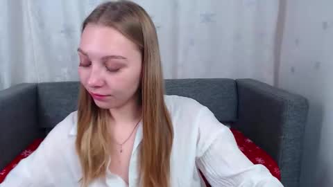 love bella  online show from 12/02/25, 12:16