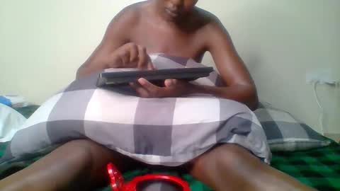 Snapshot of love_doll26 chatting on 05/17/26, 01:47 love doll26 online show from 05/17/26, 01:47