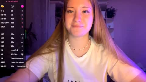Snapshot of love_haven chatting on 09/15/25, 05:24 Megan online show from 09/15/25, 05:24