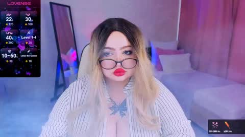 Snapshot of love_insidee chatting on 12/19/24, 07:51 Sailor online show from 12/19/24, 07:51