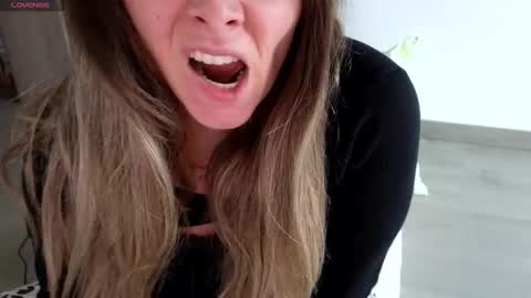 Snapshot of love_jessy_love chatting on 12/06/24, 12:49 jessmy pleasure is in your hands s online show from 12/06/24, 12:49