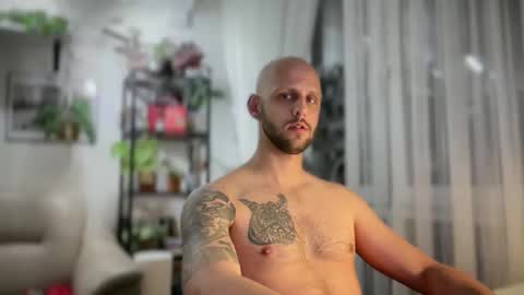 Snapshot of love_kinky_fetishes chatting on 04/05/26, 06:16 love_kinky_fetishes online show from 04/05/26, 06:16