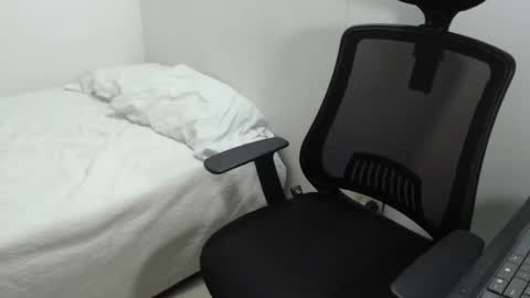 Snapshot of love_room_0206 chatting on 01/16/25, 05:00 Andys and mary online show from 01/16/25, 05:00