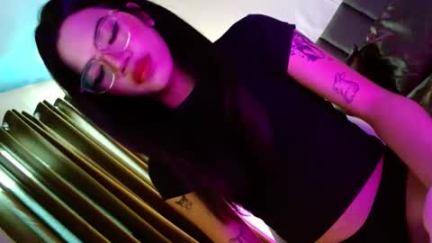 Seren online show from 11/08/25, 05:07